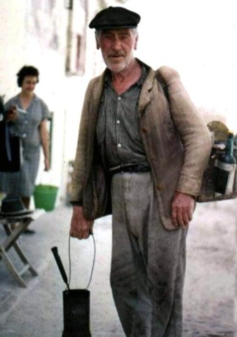 Un latonero